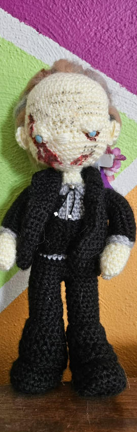 Cemetary Zombie (Night of the Living Dead 1990)